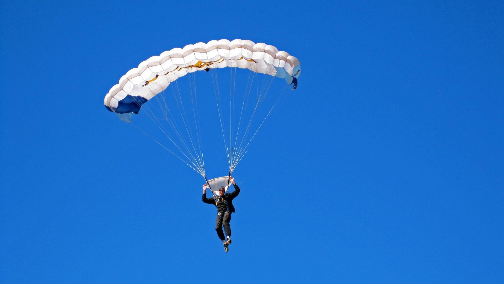 C罗帽子戏法力助球队翻盘，c罗的帽子戏法是怎么回事